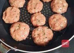 香煎肉饼的做法图解2