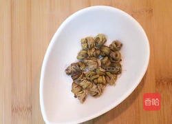 石斛胞鱼炖鸡汤的做法图解3