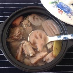 莲藕排骨汤的做法[图]