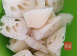 莲藕排骨汤的做法图解3