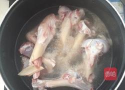 羊骨胡萝卜汤的做法图解2