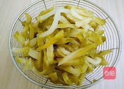 双椒榨菜丝的做法图解3