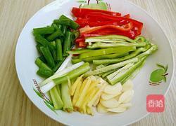 双椒榨菜丝的做法图解4