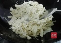 双椒煮腐竹的做法图解4