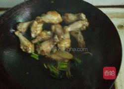 土豆炖翅根的做法图解3