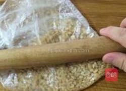 花生酥的做法图解1