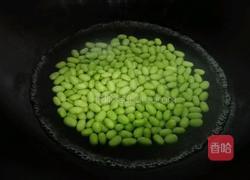 冬菇瘦肉炒毛豆的做法图解3