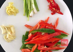 双椒鲩鱼的做法图解1
