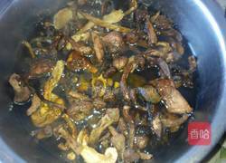 小鸡炖蘑菇的做法图解3