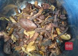 小鸡炖蘑菇的做法图解4