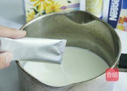 双色布丁的做法图解3