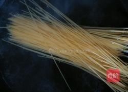 海鲜意大利面的做法图解3