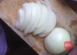 肉片炒洋葱的做法图解2
