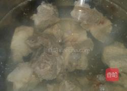 莲藕猪骨汤的做法图解1