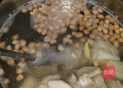 莲藕猪骨汤的做法图解4