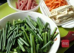 韭菜花炒香干肉丝的做法图解3