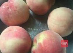 糖水桃子的做法图解1
