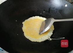 丝瓜鸡蛋瘦肉汤的做法图解3