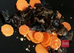 蒜蓉西兰花胡萝卜炒黑木耳的做法图解12