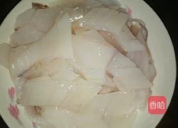 西兰花炒犹鱼的做法图解1