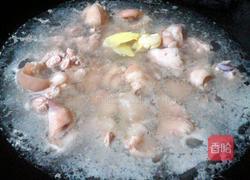 香菇炖猪脚的做法图解2