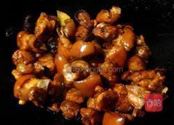 香菇炖猪脚的做法图解7