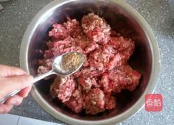 炸牛肉丸子的做法图解3