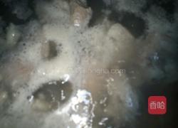 排骨炖豆腐的做法图解1