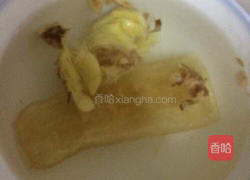 花胶美颜抗皱汤的做法图解2