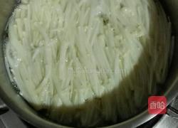 鲜虾丝瓜汤的做法图解4