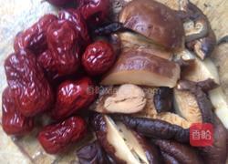 红枣香菇乌鸡汤的做法图解3