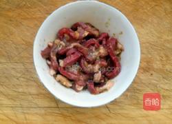 肉丝炒蒜苗的做法图解2
