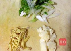 茭白胡罗卜肉丝的做法图解3