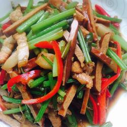 香芹茶干炒肉丝的做法[图]