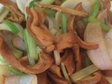 酸笋炒海蛏的做法[图]