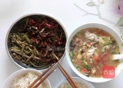 紫菜西红柿火腿肠蛋汤。的做法图解3