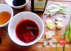 红腐乳烧排骨的做法图解1