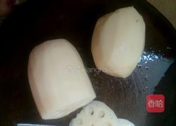 猪手焖莲藕的做法图解2