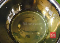 戚风蛋糕的做法图解2