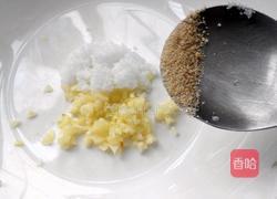 核桃仁拌菠菜的做法图解7