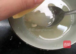 桃子石榴汽水的做法图解2