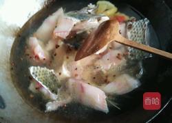 煮鱼的做法图解3