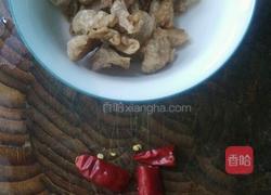 油渣莲白的做法图解2