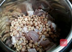 花生白豆猪蹄汤的做法图解6
