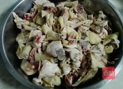 芹菜炒鸡肉的做法图解2