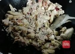 芹菜炒鸡肉的做法图解7