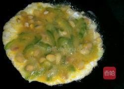 苦瓜鸡蛋饼的做法图解5