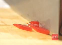 芥蓝炒腊肉的做法图解2