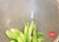 芥蓝炒腊肉的做法图解6