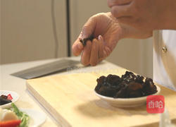 凉拌木耳的做法图解1